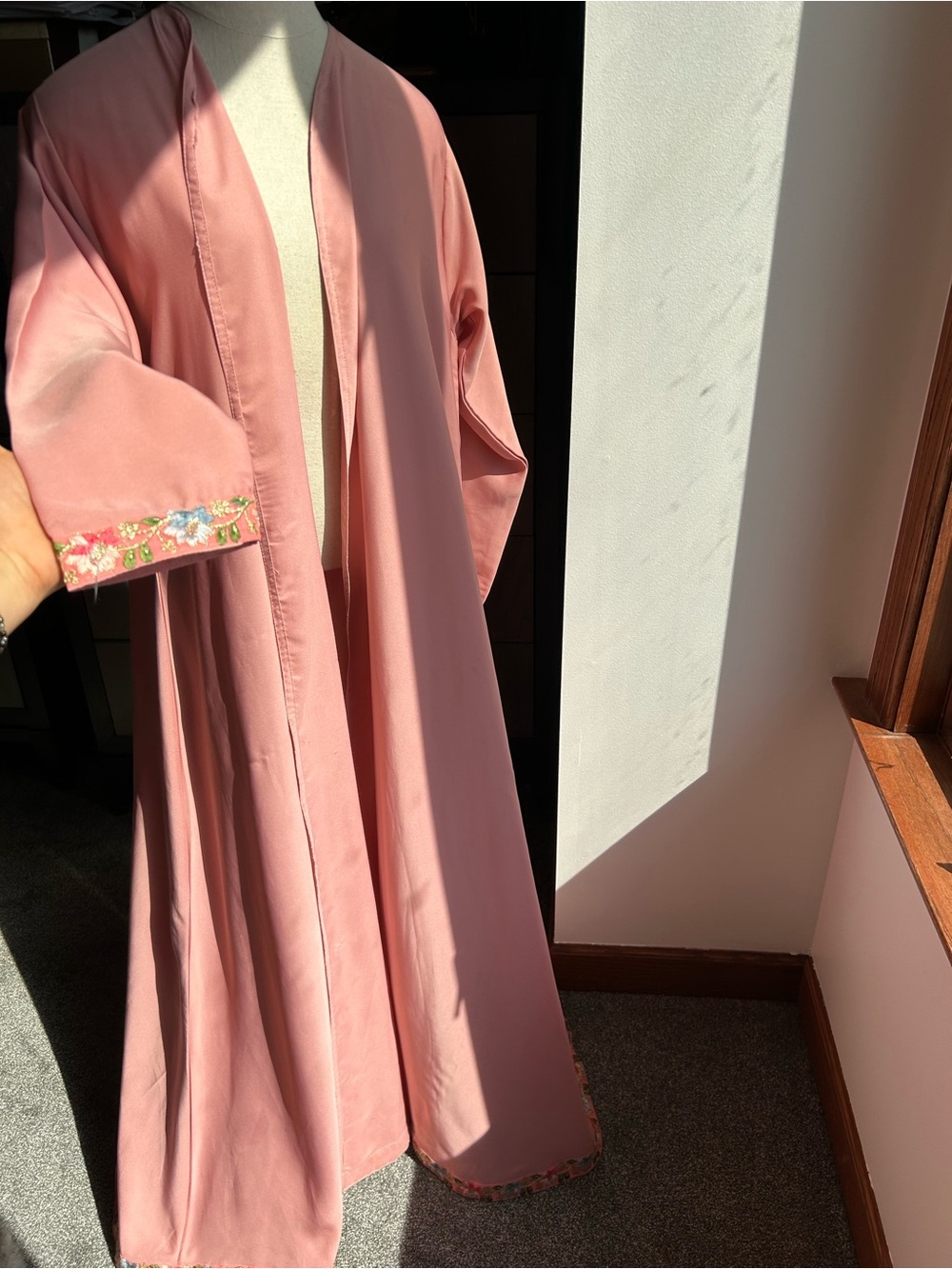 Women's Pink Long Open abaya with Embroidered Trim